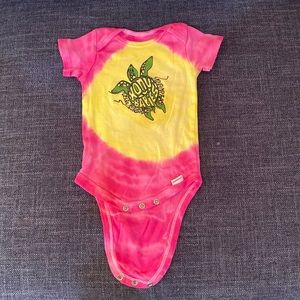 Adorable pink and yellow tie dye onesie 3-9 months sea turtle Hawaiian design
